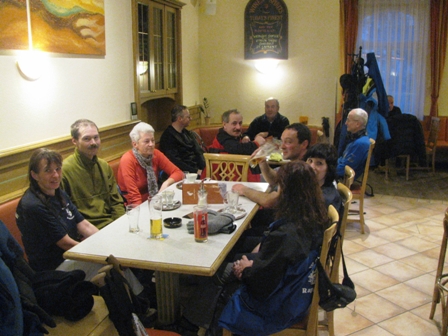 Die Gruppe beim Abschlu im sehr empfehlenswerten Cafe Post in Bad Vslau