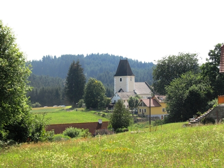 Die Kirche von Oberkirchen ist wieder in Sicht - ZIELEINLAUF