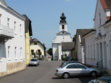 Blick zur Kirche von Wöllersdorf...